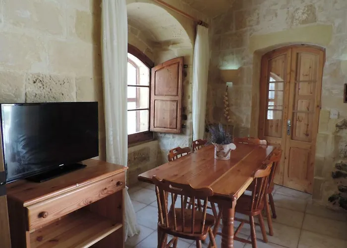 Guest house Balluta 3*